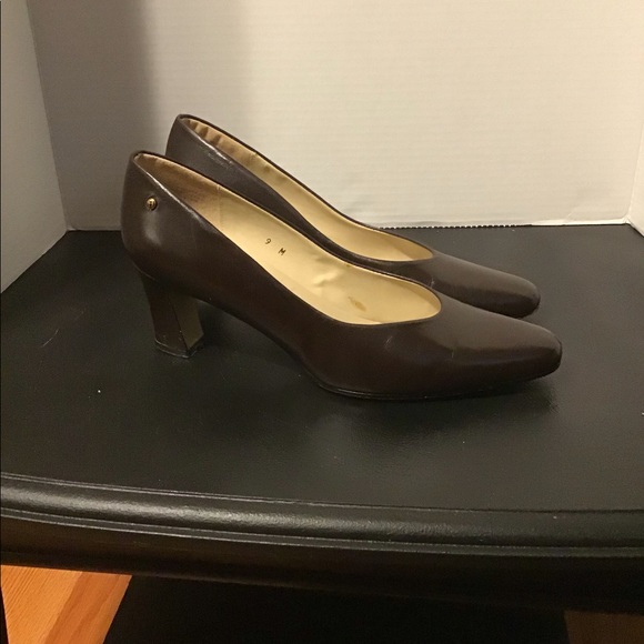 Etienne Aigner -Taylor Women’s Heels - Picture 6 of 12